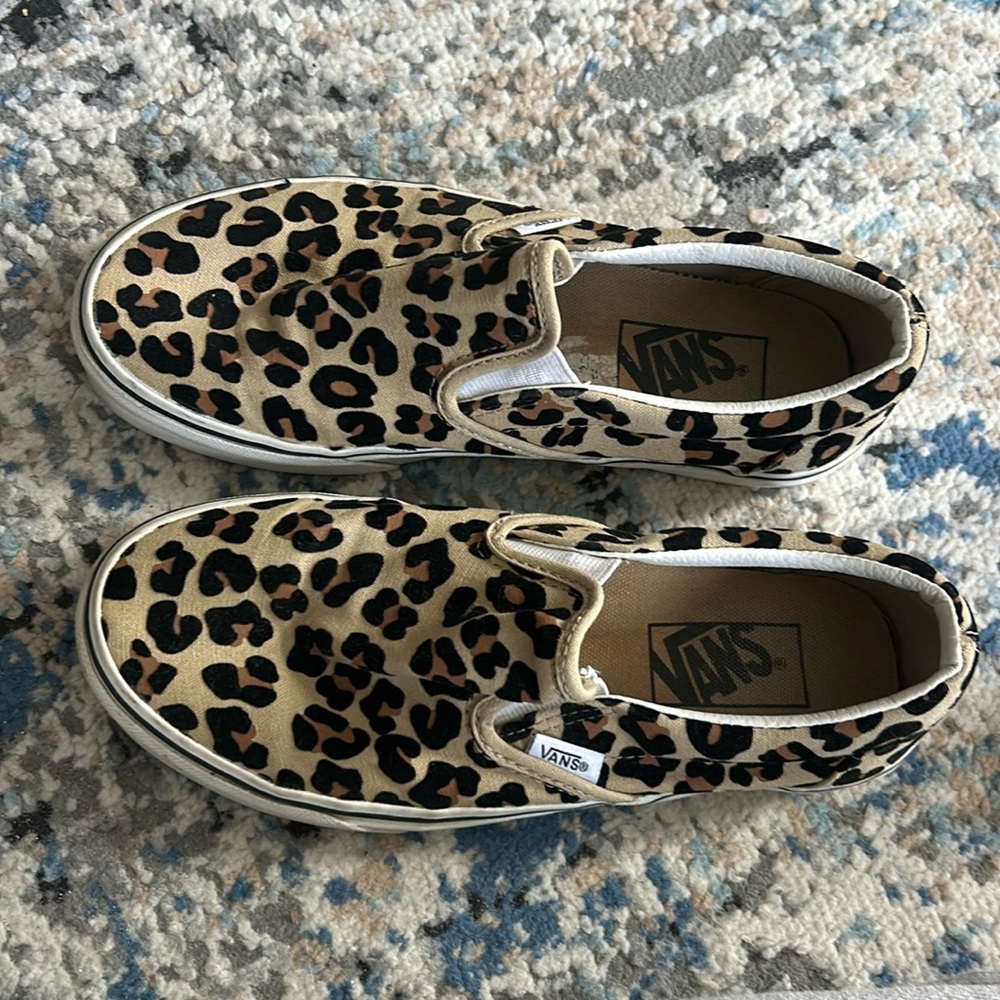 Slip on cheetah print Vans